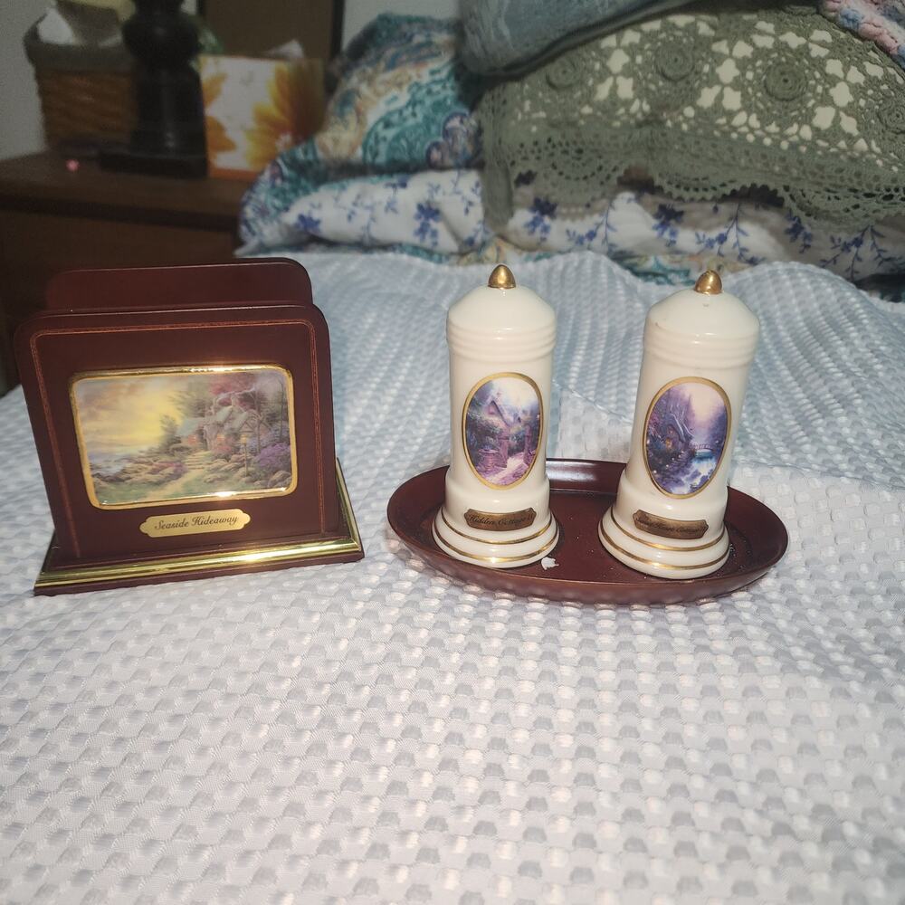 THOMAD KINCAID EUC AVON SALT/PEPPER SET & NAPKIN HOLDER SET